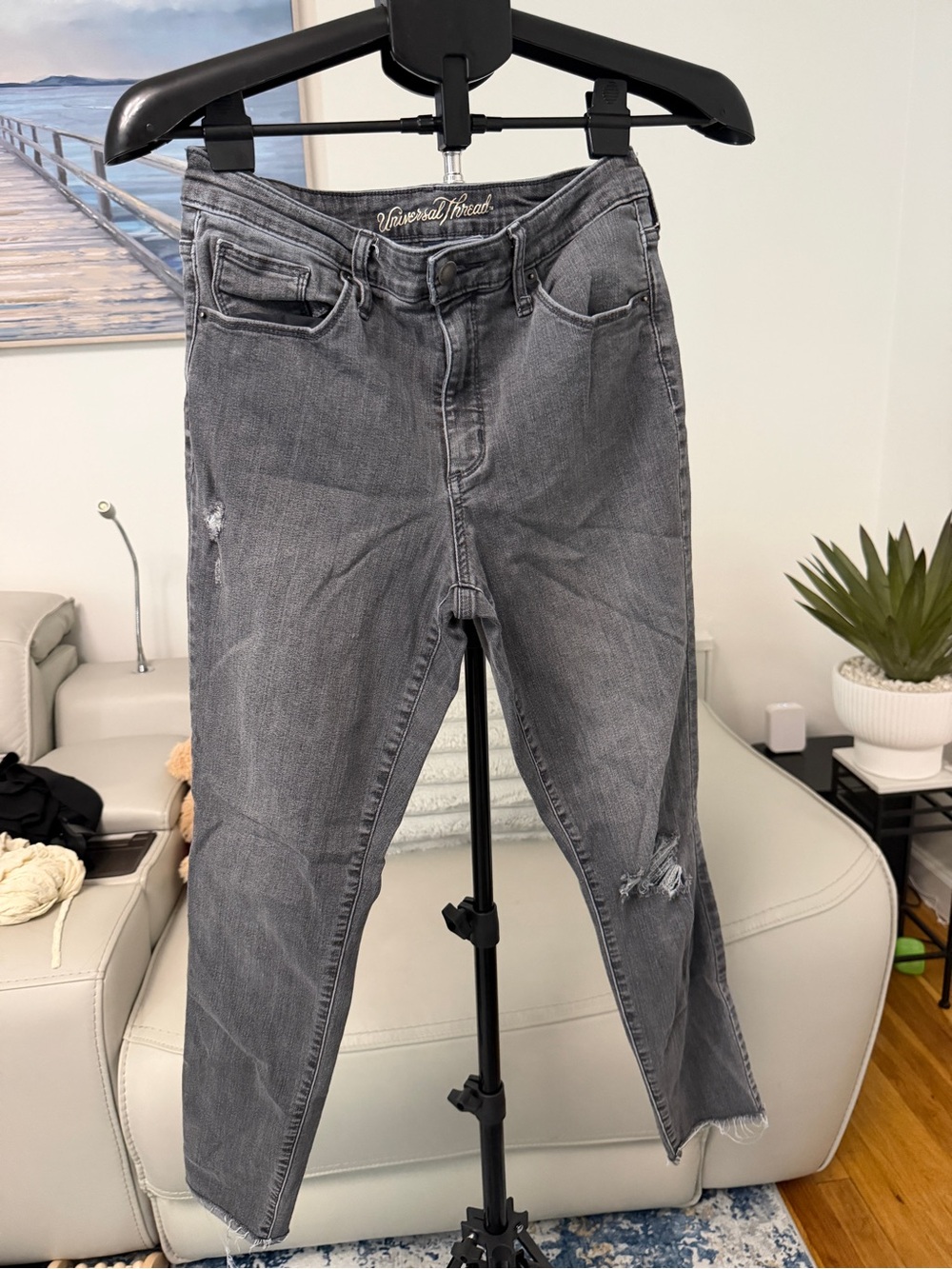 Universal Thread Gray Distressed Cropped Ankle Jeans